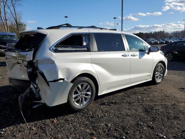 2021 Toyota Sienna XLE