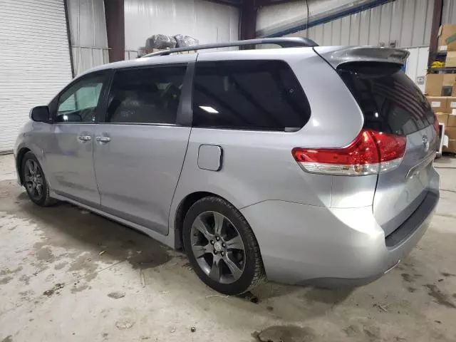 2016 Toyota Sienna SE