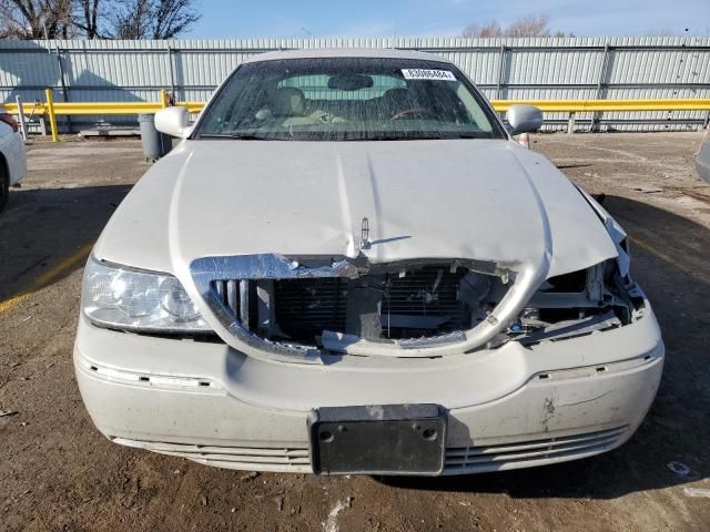 2004 Lincoln Town Car Ultimate