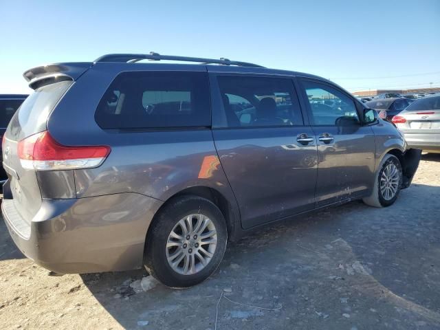 2011 Toyota Sienna XLE