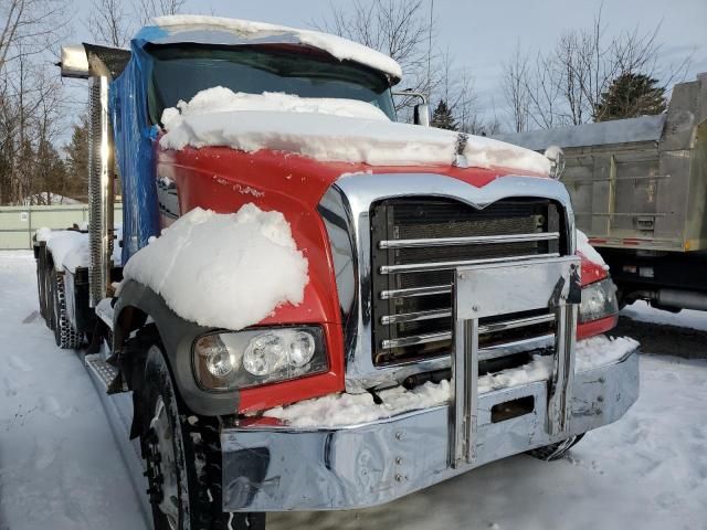 2018 Mack 700 GU700