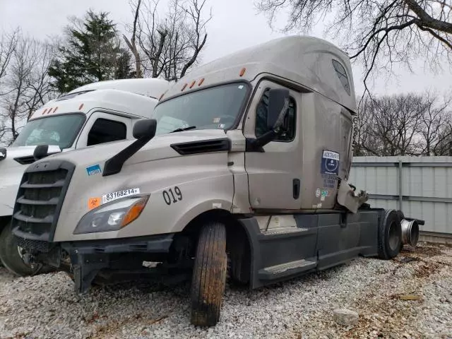 2019 Freightliner Cascadia 126