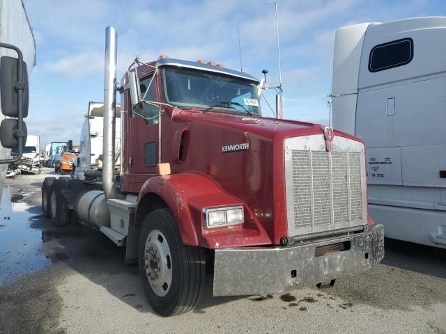 2010 Kenworth Construction T800