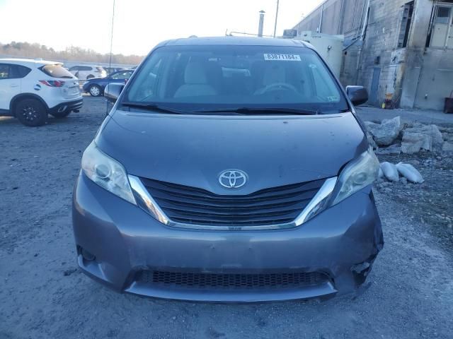 2014 Toyota Sienna LE