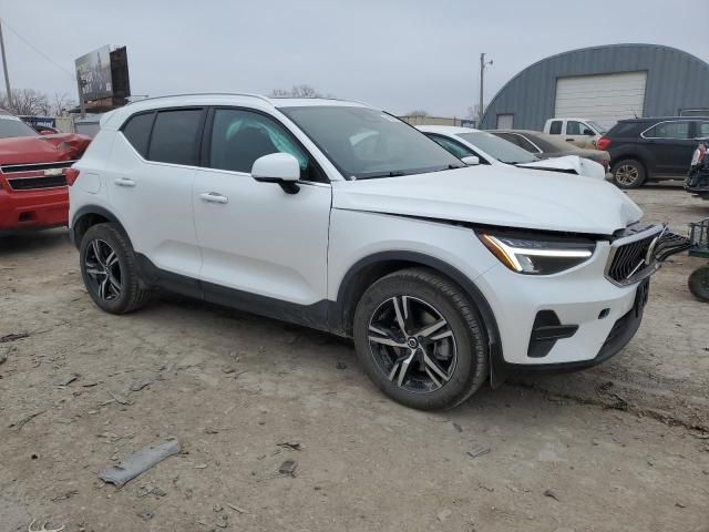 2025 Volvo XC40 Core