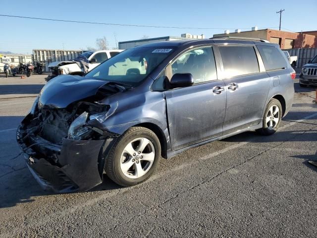 2020 Toyota Sienna LE