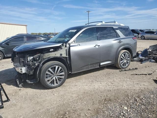 2022 Nissan Pathfinder Platinum