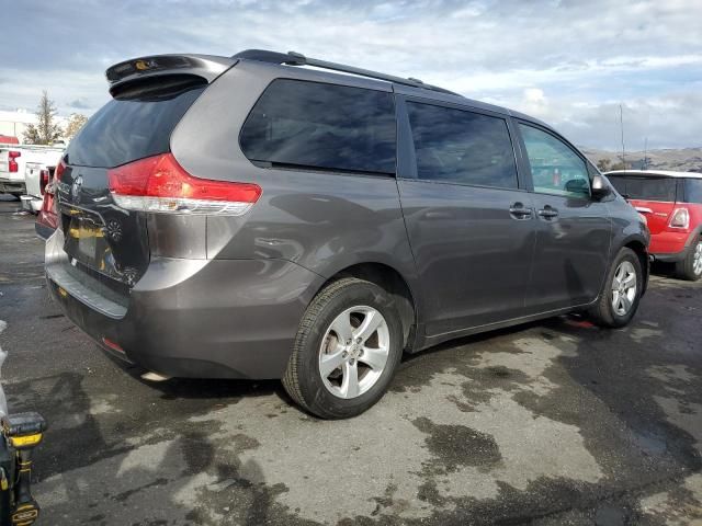 2014 Toyota Sienna LE