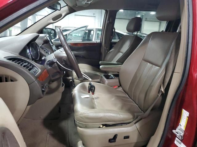 2012 Chrysler Town & Country Touring