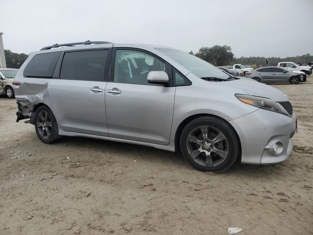 2015 Toyota Sienna Sport