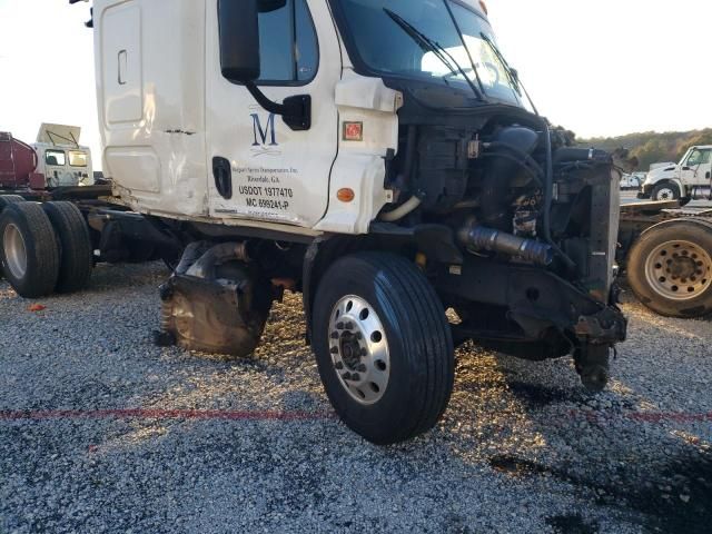 2012 Freightliner Cascadia 113