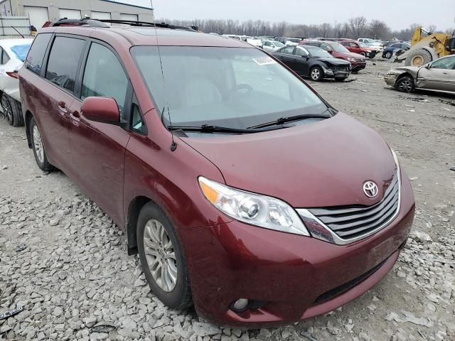 2013 Toyota Sienna XLE