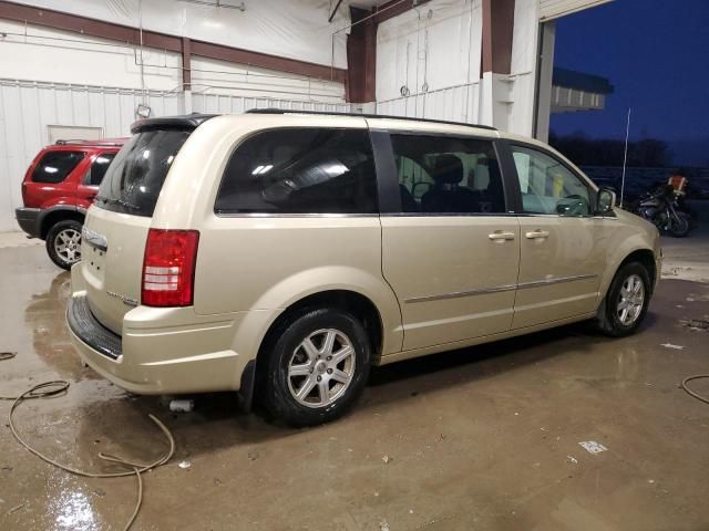 2010 Chrysler Town & Country Touring