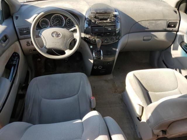 2005 Toyota Sienna CE