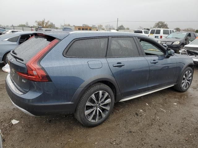 2022 Volvo V90 Cross Country B6 Inscription