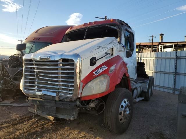 2013 Freightliner Cascadia 113