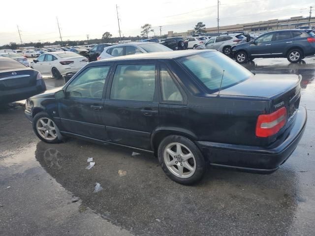 2000 Volvo S70 Base