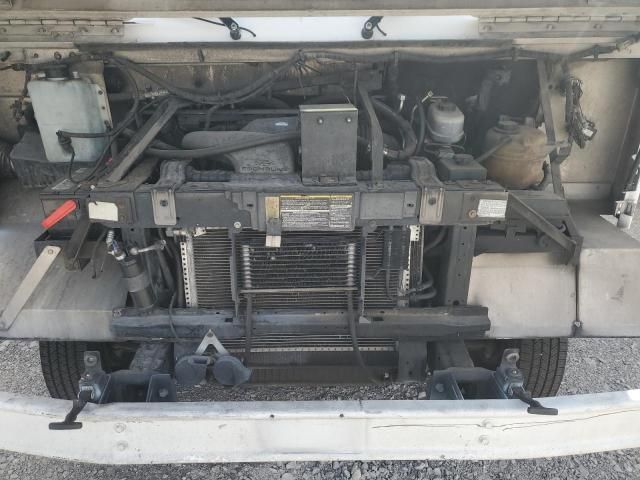 2001 Ford Econoline E450 Super Duty Commercial Stripped Chas