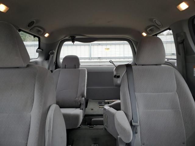 2015 Toyota Sienna LE