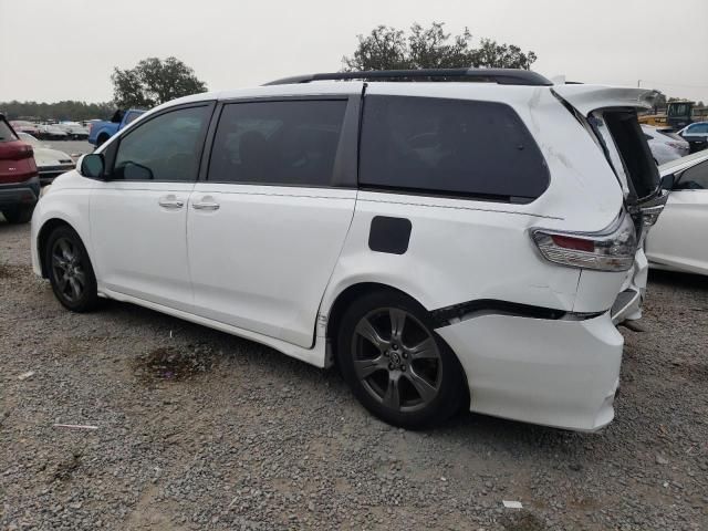 2018 Toyota Sienna SE