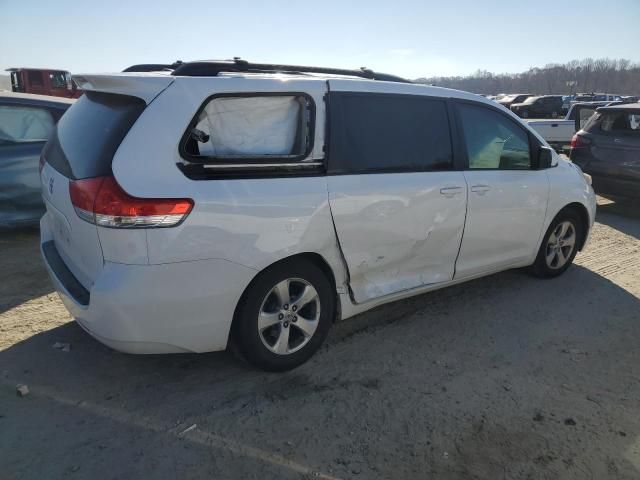 2013 Toyota Sienna LE