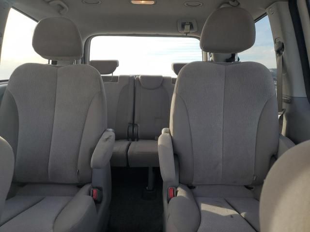 2012 KIA Sedona LX