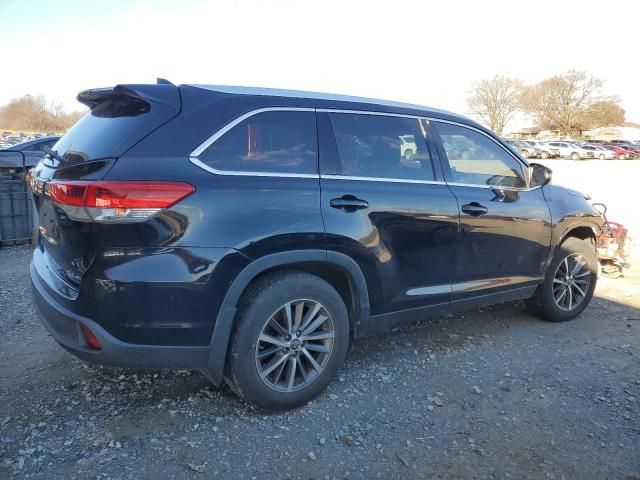 2019 Toyota Highlander SE