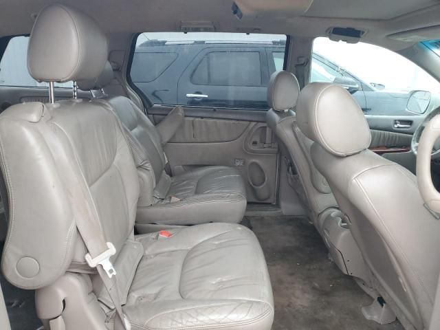 2005 Toyota Sienna XLE