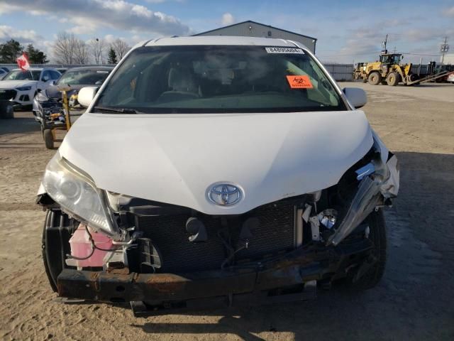 2015 Toyota Sienna LE