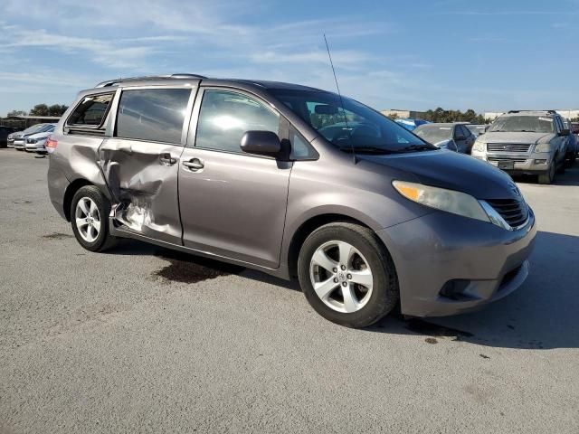 2013 Toyota Sienna LE