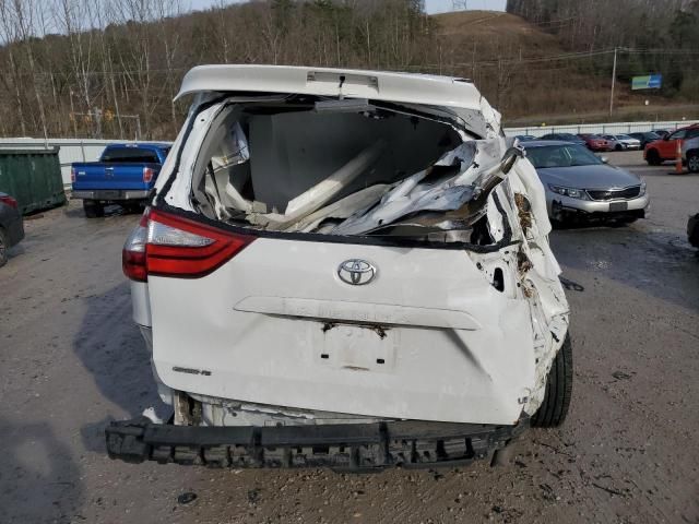 2017 Toyota Sienna LE