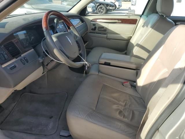 2008 Lincoln Town Car Signature Limited