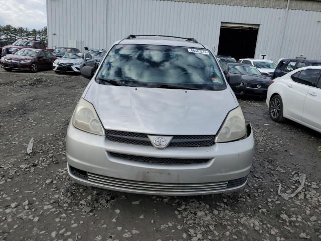 2004 Toyota Sienna CE