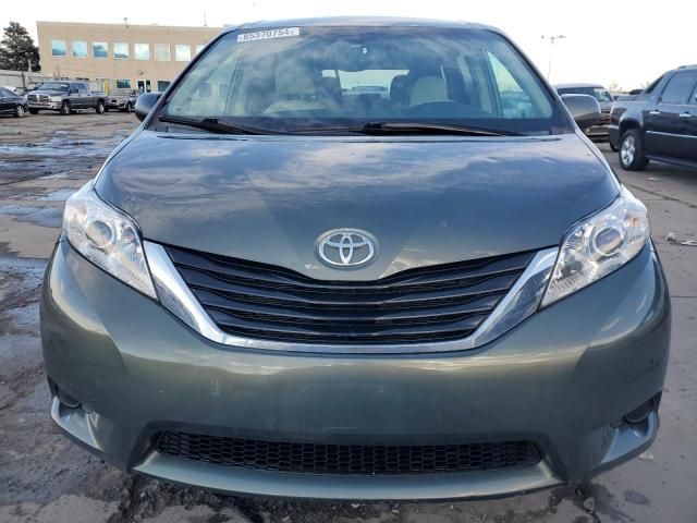 2013 Toyota Sienna LE