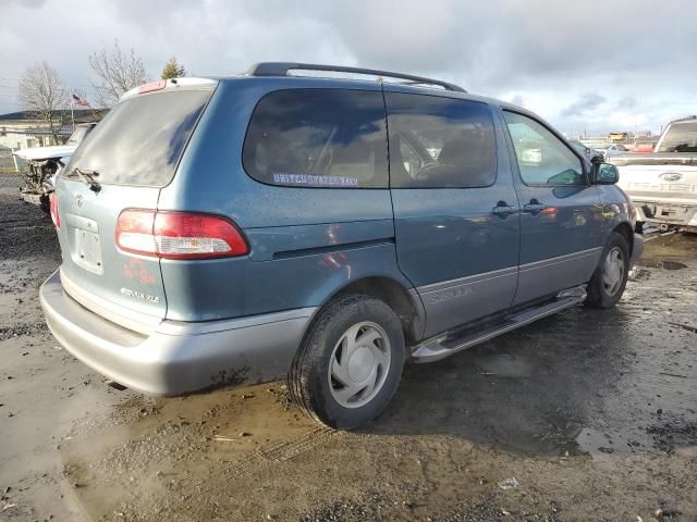 2001 Toyota Sienna LE