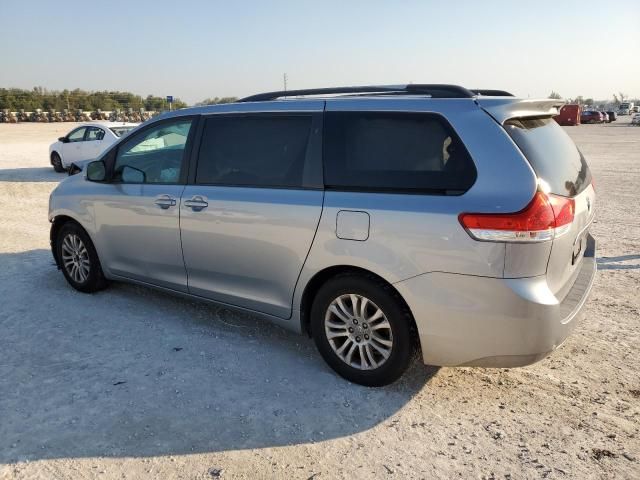 2014 Toyota Sienna XLE