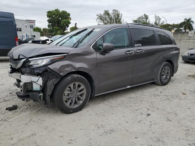 2023 Toyota Sienna XLE