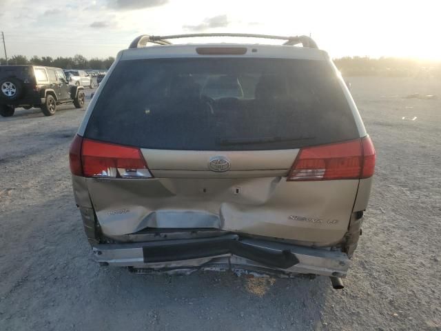 2004 Toyota Sienna CE