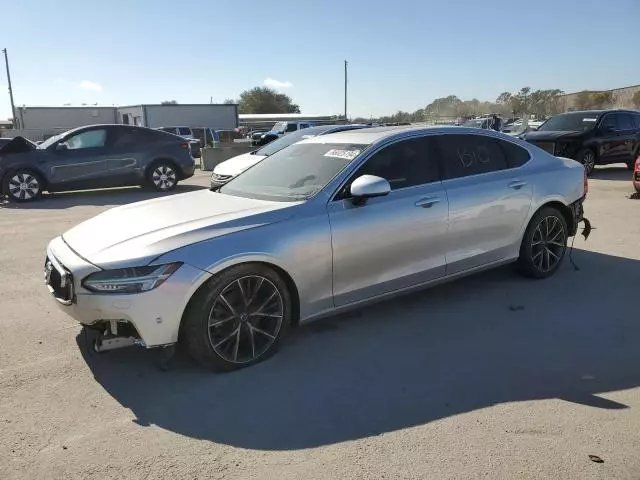 2018 Volvo S90 T5 Momentum