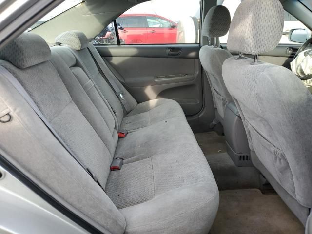 2004 Toyota Camry LE