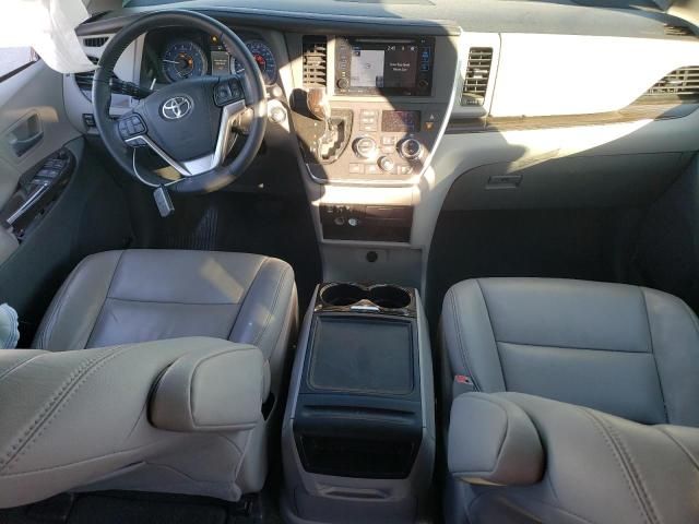 2016 Toyota Sienna XLE