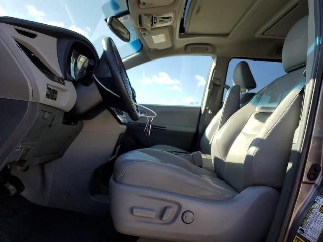 2017 Toyota Sienna XLE