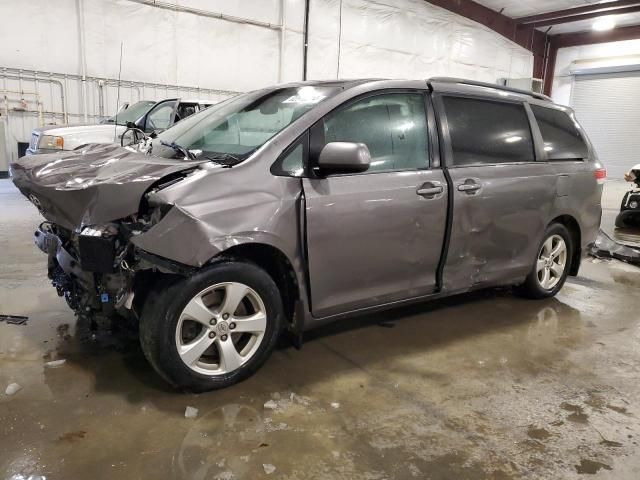 2011 Toyota Sienna LE