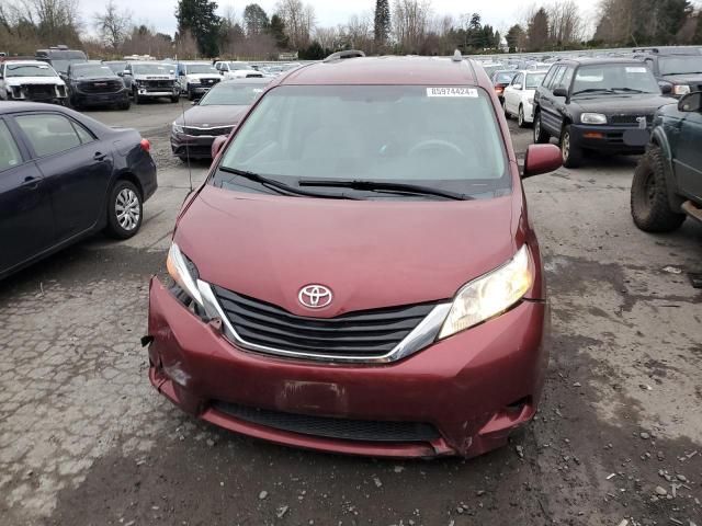 2011 Toyota Sienna LE