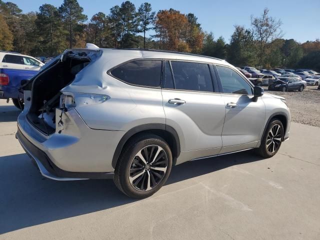 2022 Toyota Highlander XSE