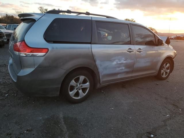 2014 Toyota Sienna LE