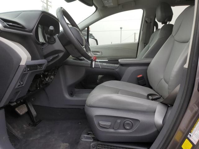 2021 Toyota Sienna XLE