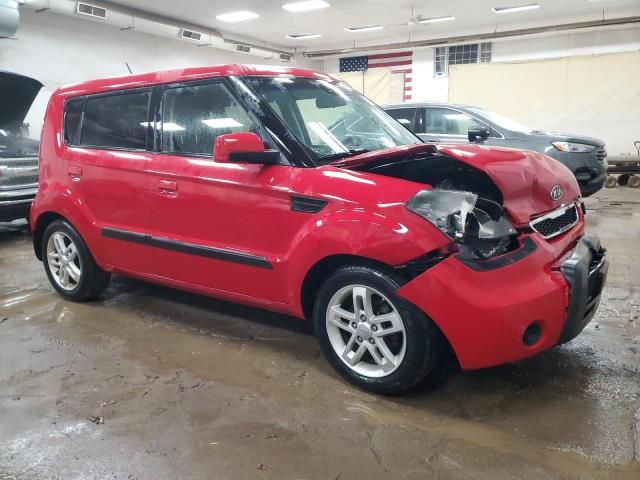 2010 KIA Soul +