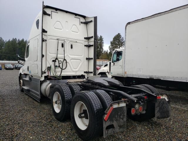 2020 Freightliner Cascadia 126