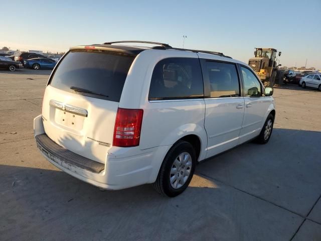 2010 Chrysler Town & Country LX